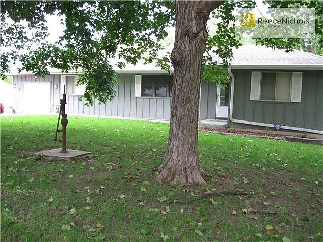 Ranch on corner lot 3 bedrooms, 1 1/2 baths full basement