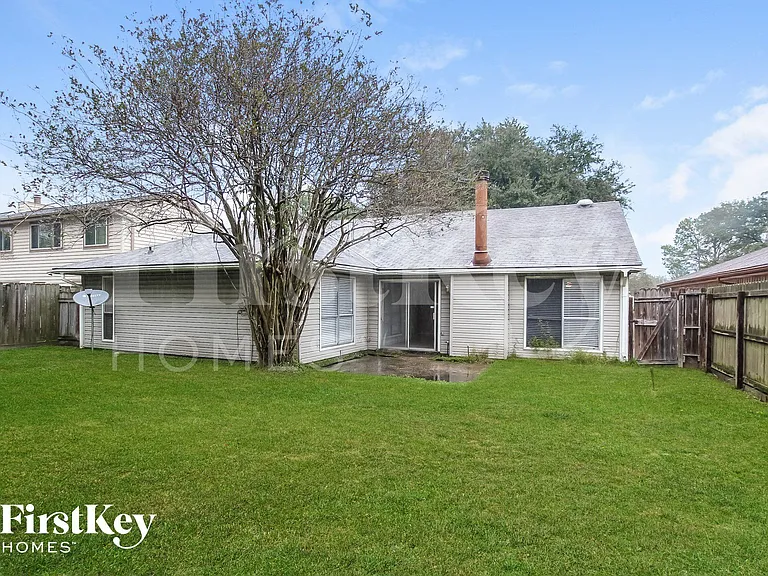 11431 Stoughton Dr — Photo 14
