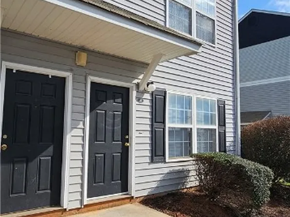 220 Campus Dr APT H, Central, SC 29630