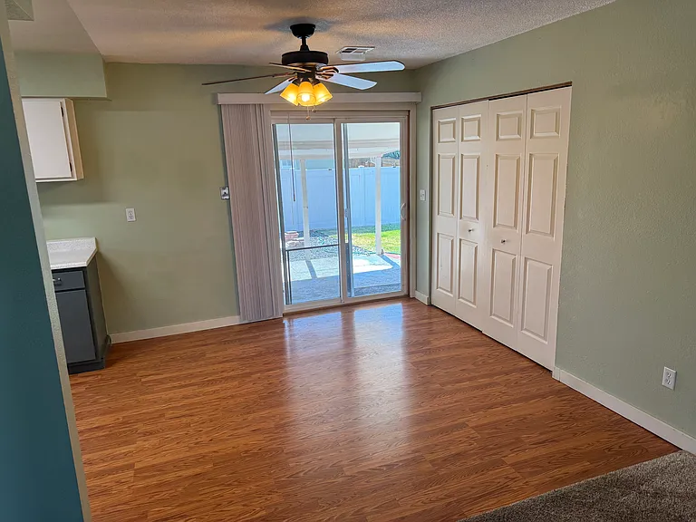 636 Starlight Dr — Photo 3