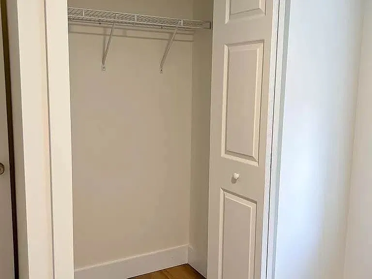 2 bed, $1,300 — Photo 3