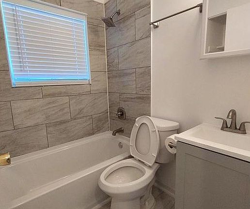 4th image of 3116 Fordhaven Rd #4