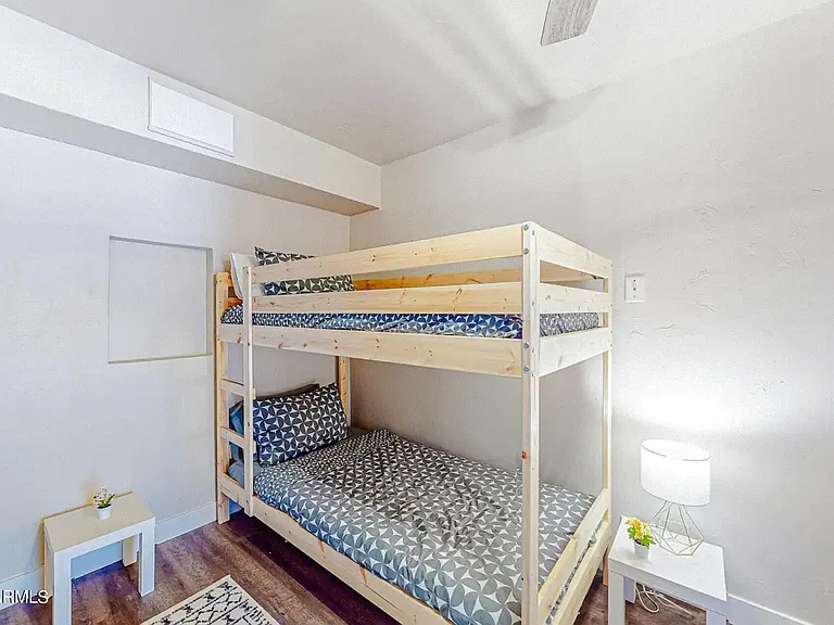 707 E University Dr #B — Photo 12