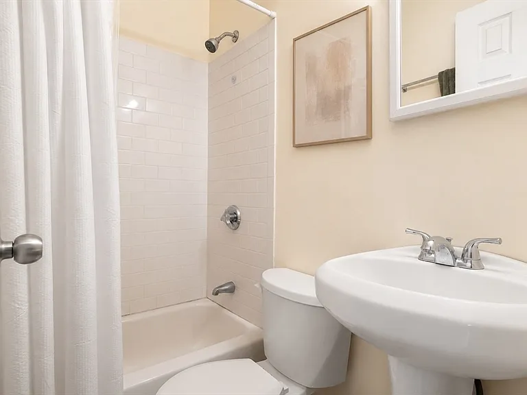 28 Phillips St #3 — Photo 7