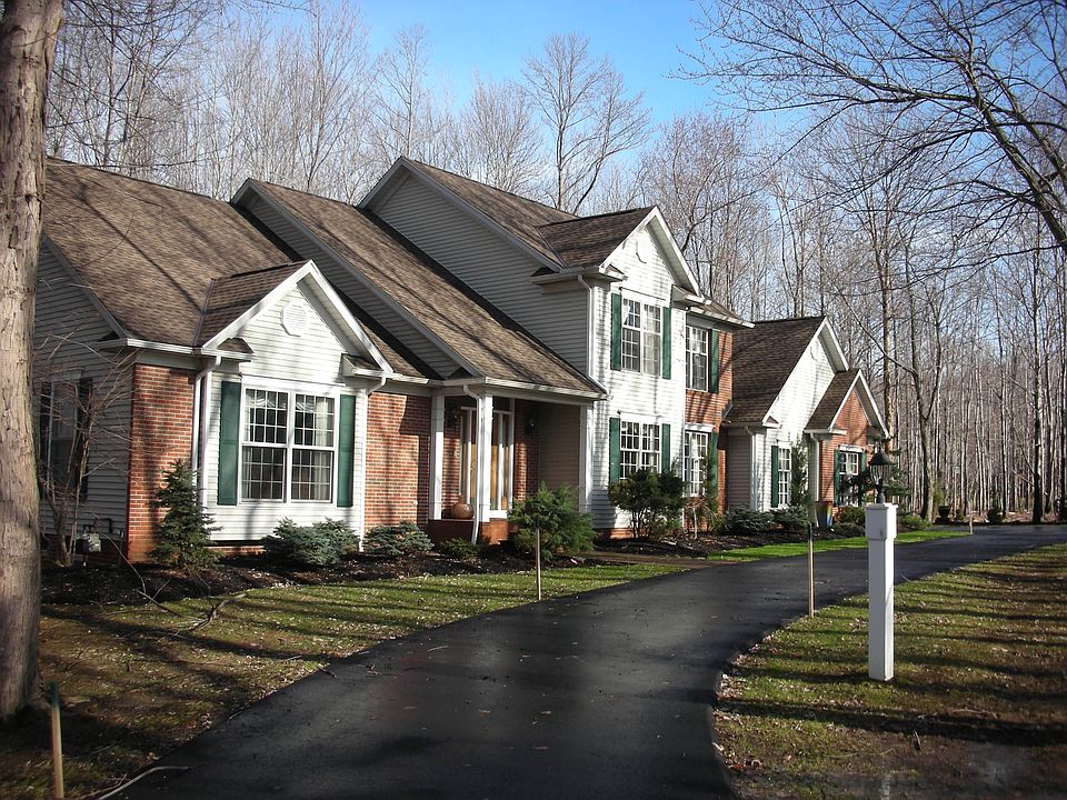 1st image of 9480 Amber Wood Dr