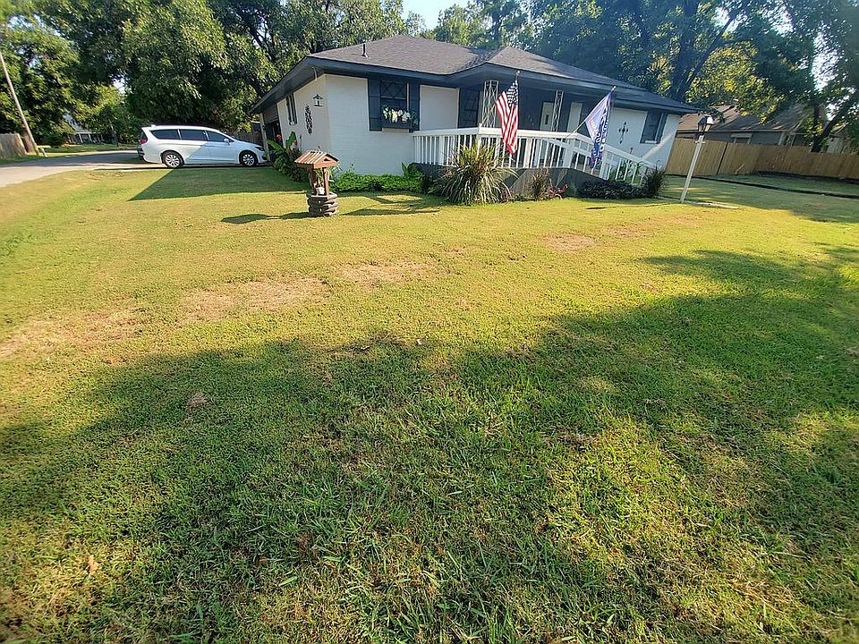 1st image of 204 E H Ave