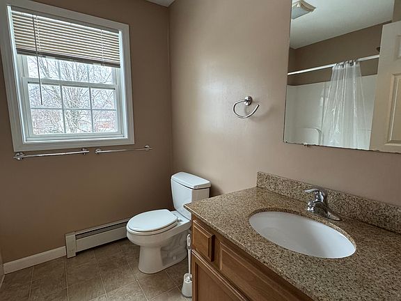 5th image of 123 Pearl St APT C