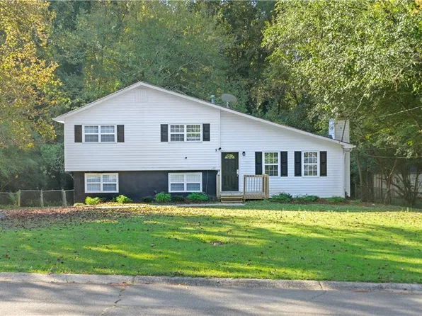 125 S Meadowcliff Cir, Carrollton, GA 30116
