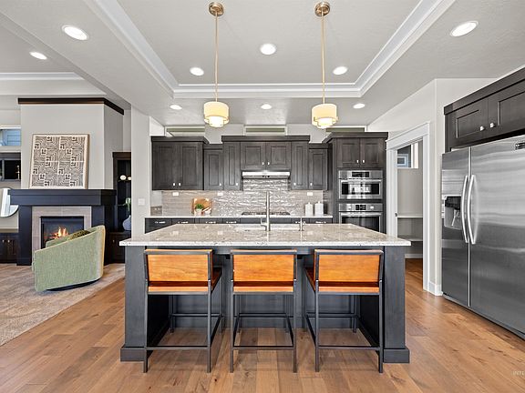 4th image of 235 W Pavilion Ln