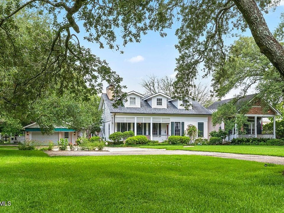 1414 E Bayou Pkwy, Lafayette, LA 70508 MLS 23001644 Zillow