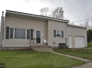 103 2nd St, Garwin, IA 50632