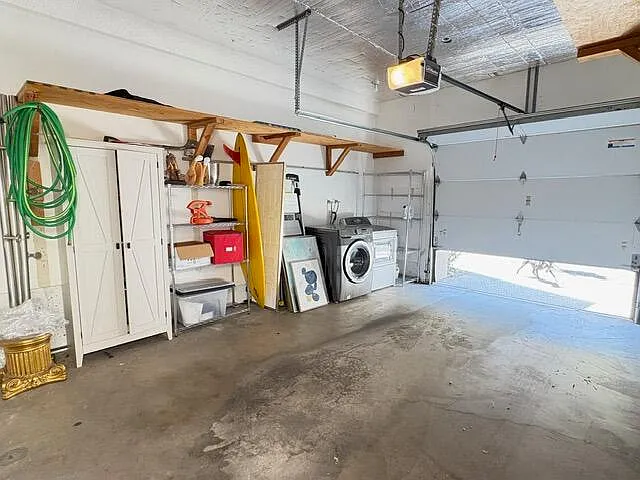 874 N Village Sq — Photo 21