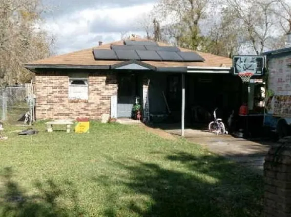 4701 37th St, Dickinson, TX 77539