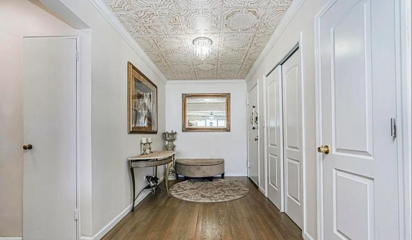 3 bed, 1200 sqft, $3,600 — Photo 2