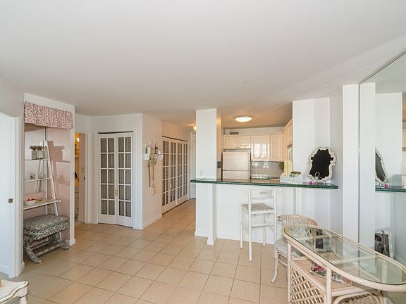 4th image of 88 W Schiller St APT 807