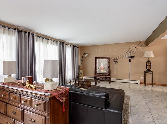 2nd image of 2928 Briarwood Dr W
