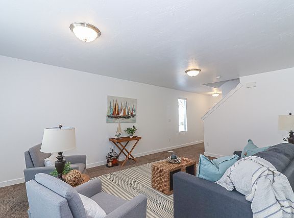 4th image of 104 E Ashgrove Ln