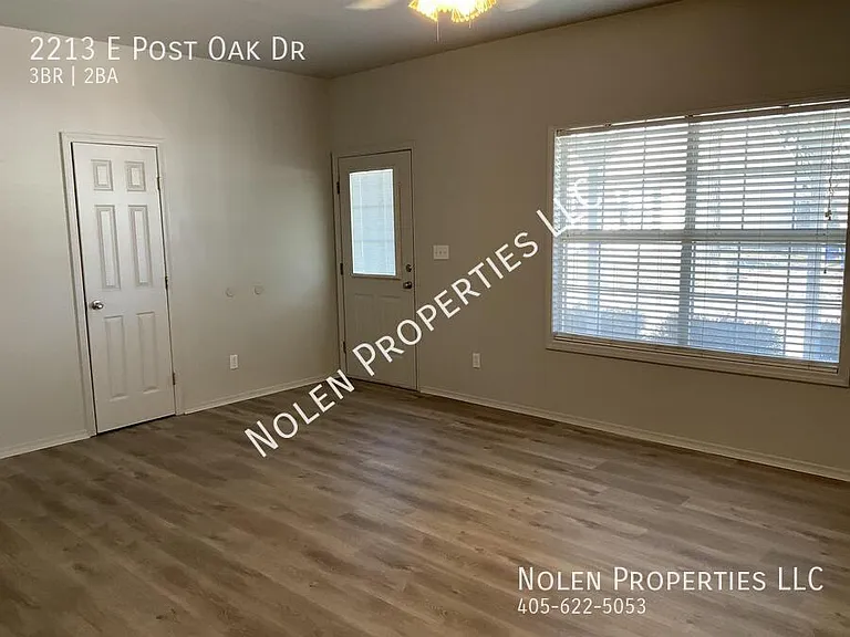 2213 E Post Oak Dr — Photo 6