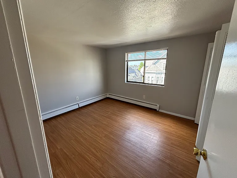 25 Hamilton Ave #14 — Photo 4