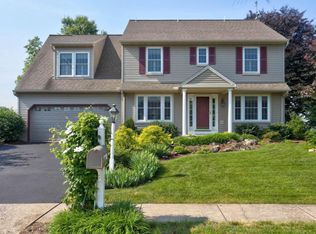 62 Crestmont Ct, Lititz, PA 17543