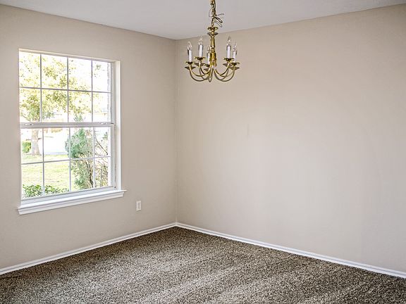 5th image of 309 Sylvan St