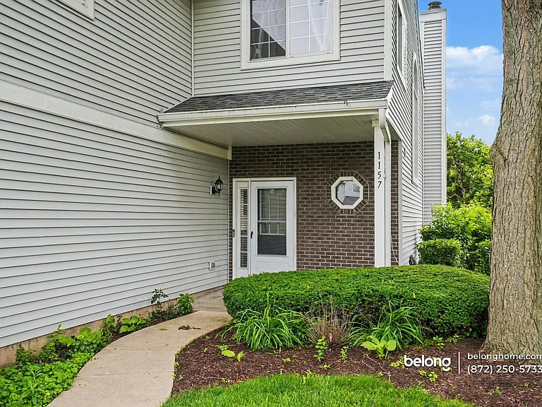 1157 E Cambria Ln S — Photo 3
