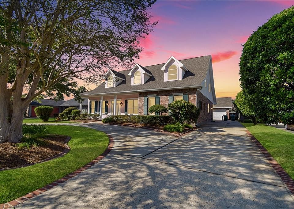 1st image of 66 Chateau Rothchild Dr