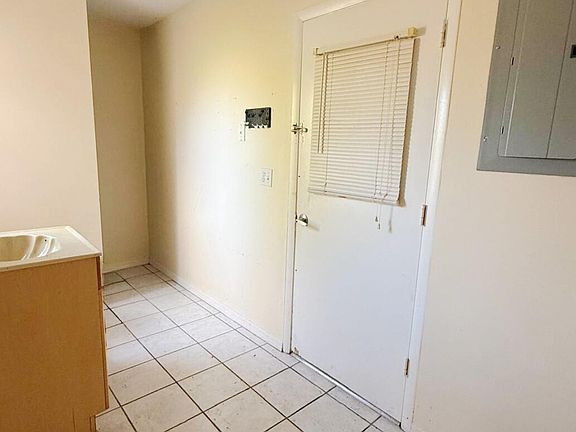 3rd image of 2361 SE 27th Street