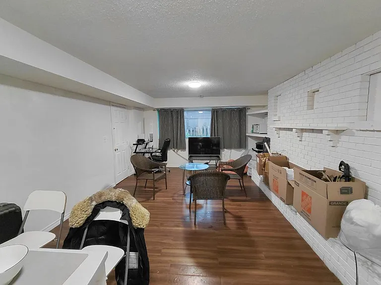 232 B Hart St #B — Photo 3