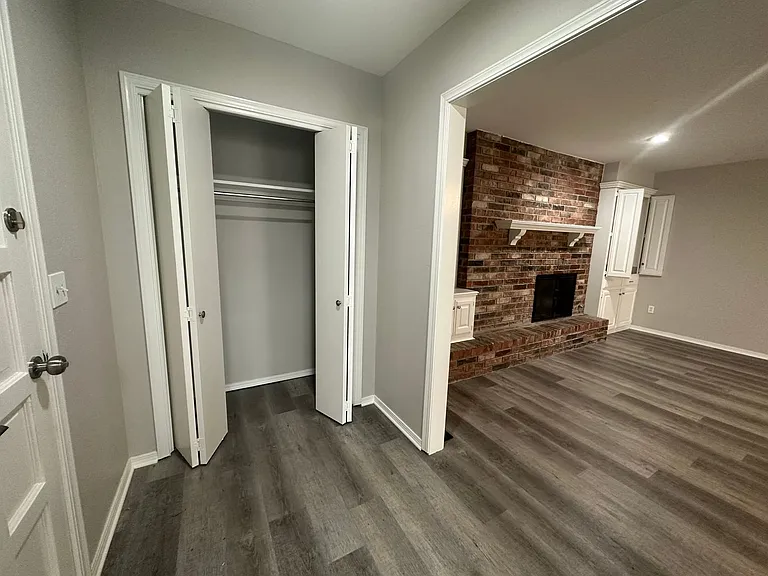 6102 N Ross Ave — Photo 4