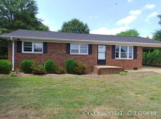 104 Chicadee Ct, Boiling Springs, SC 29316