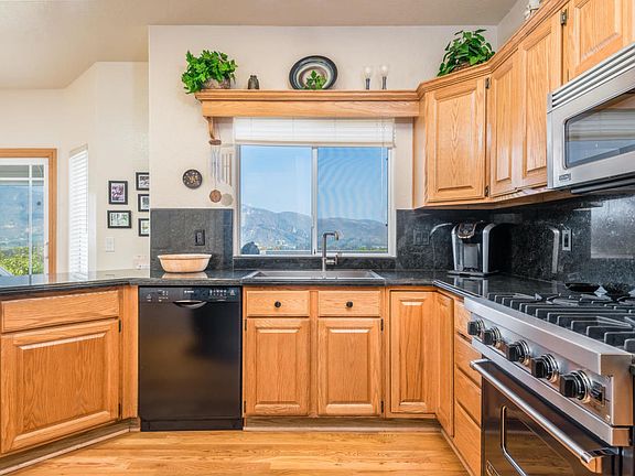 3rd image of 622 Lassen Dr