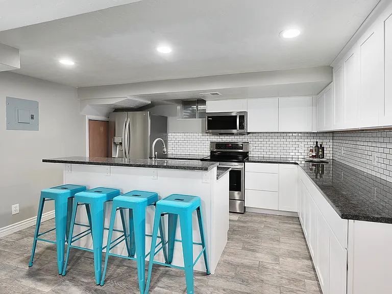1408 Binford St — Photo 1