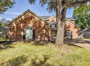 4007 Greenwood Dr, Pearland, TX 77584