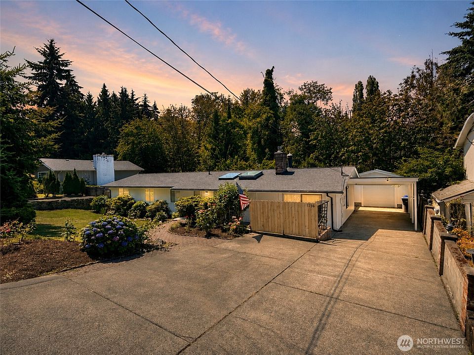 1st image of 1716 9th Street SE