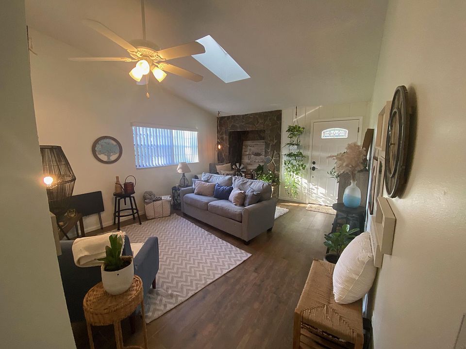 1st image of 230 SE Valare Ln #B