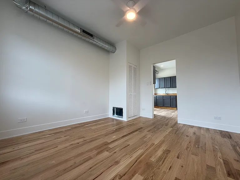 2013 S Loomis St #2R — Photo 7
