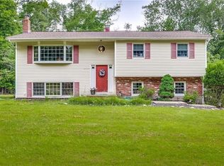 23 Montclair Ave, Airmont, NY