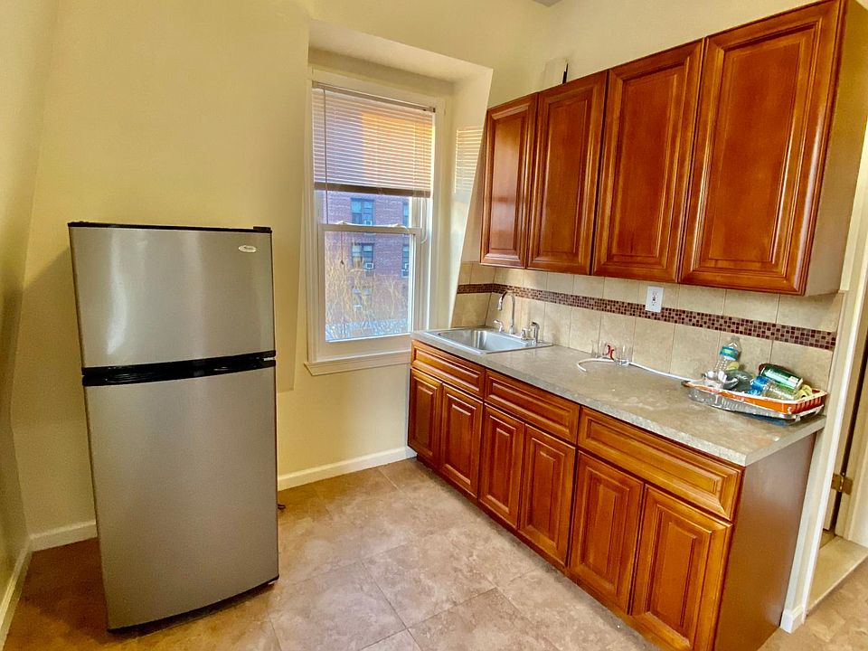 1st image of 58 Bay 20th St APT 3