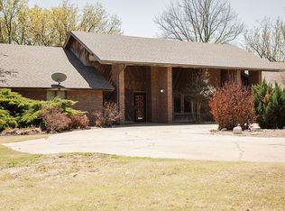 602 Surrey Ln, Fairview, OK 73737