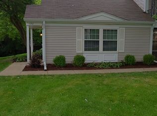 130 Bright Oaks Cir, Cary, IL 60013