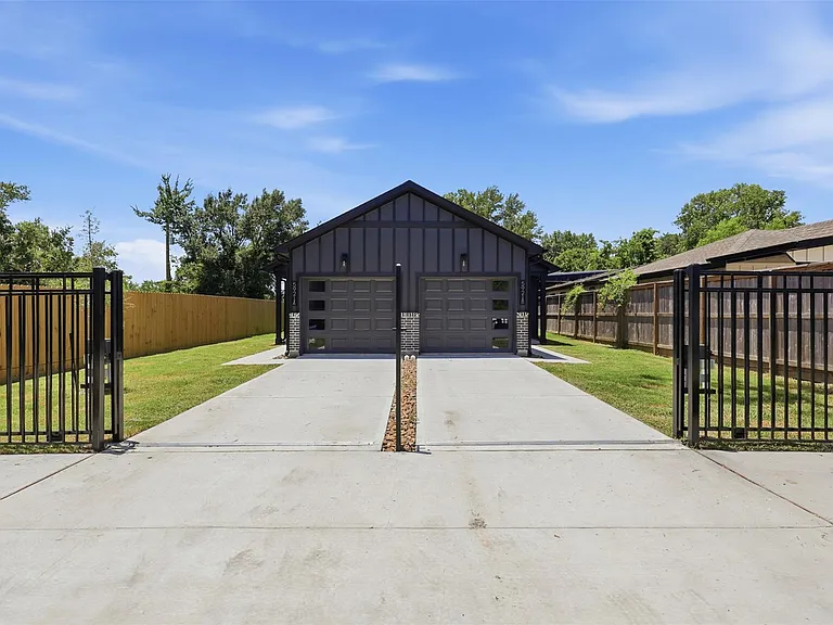 5921 Mountwood St #B — Photo 3