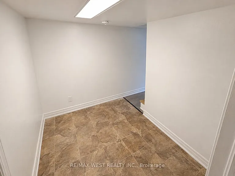 2089 Dufferin St #1 — Photo 15