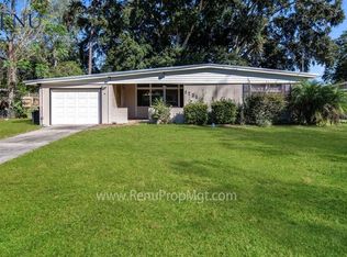 1721 Le Bois Dr, Jacksonville, FL 32221