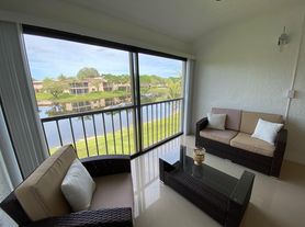 9285 Vista Del Lago