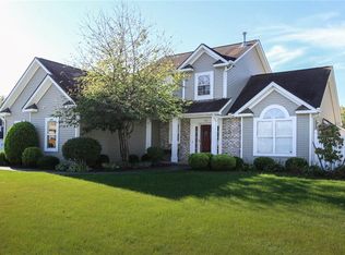 630 Whistlers Cove Ln, Rochester, NY 14612