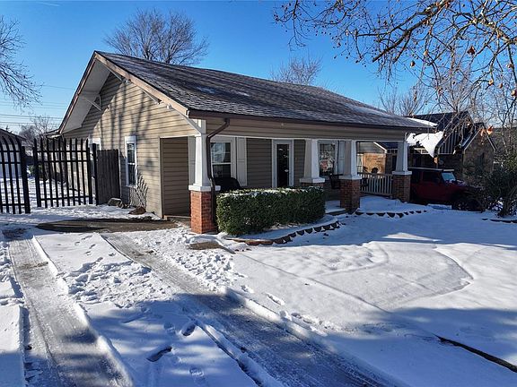 2nd image of 930 Maple St