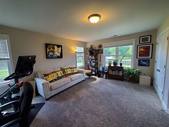 5th image of 106 Ridge Cove Ln