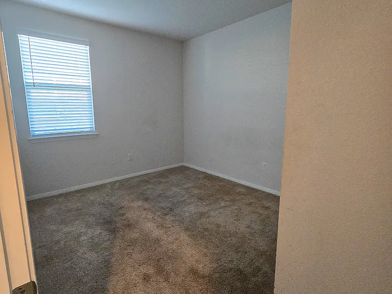 109 Brody Ln — Photo 23