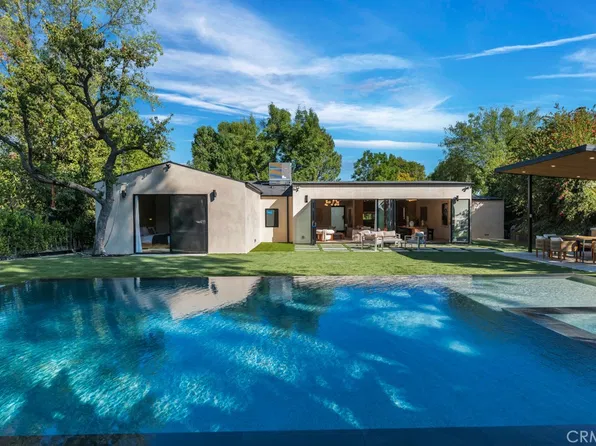 5551 Valerie Ave, Woodland Hills, CA 91367
